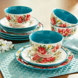 Pioneer woman dish set